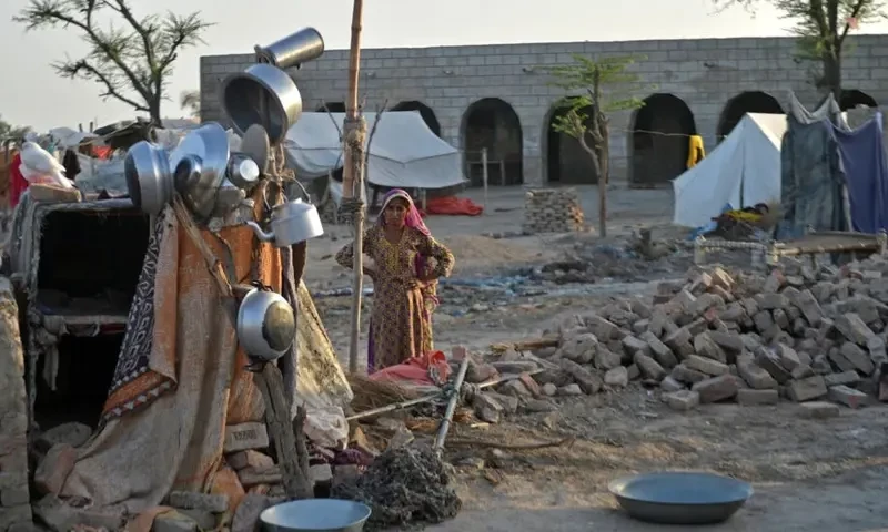 Flood-hit Pakistanis still waiting on promised rebuild