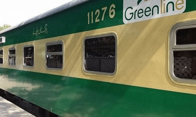 Green Line train&rsquo;s engine derails near Sindh&rsquo;s Ghotki