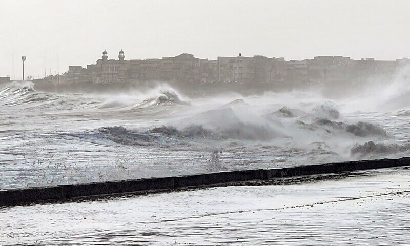 High tides in Mumbai as cyclone Biparjoy intensifies