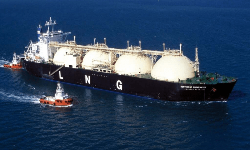 Pakistan seeks spot LNG cargoes, inks supply deal with Azerbaijan