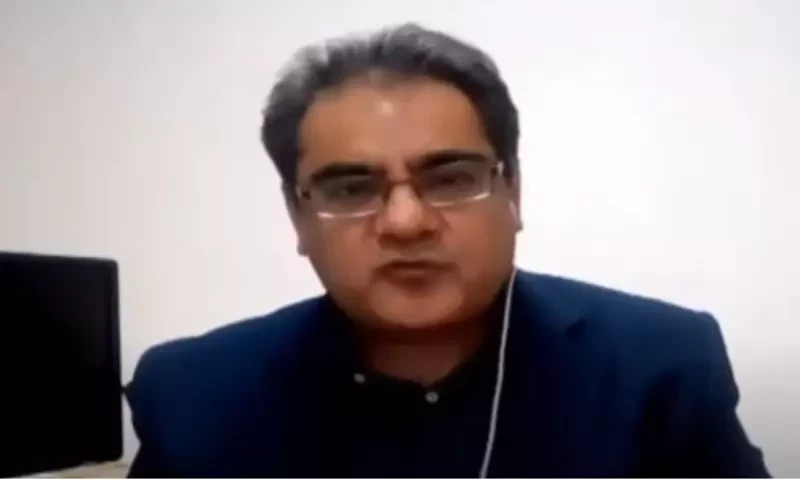 Politicians must refrain from accusing institutions, says analyst Amir Zia