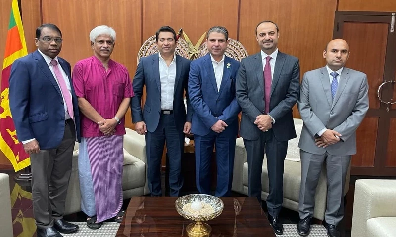 Pakistan&rsquo;s IPC Minister meets legendary Arjuna Ranatunga