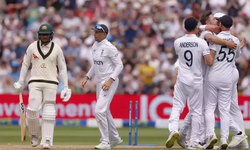 England see off Khawaja in even Ashes opener