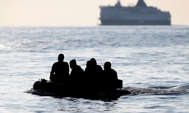 Body found after migrant boat sinks off Spain&rsquo;s Canaries