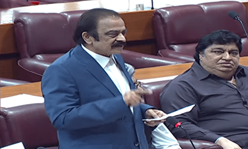 Rana claims CJP met senior lawyers to fix military courts case bench