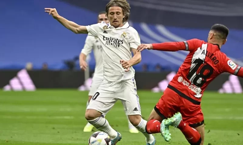 Modric extends Real Madrid contract until 2024