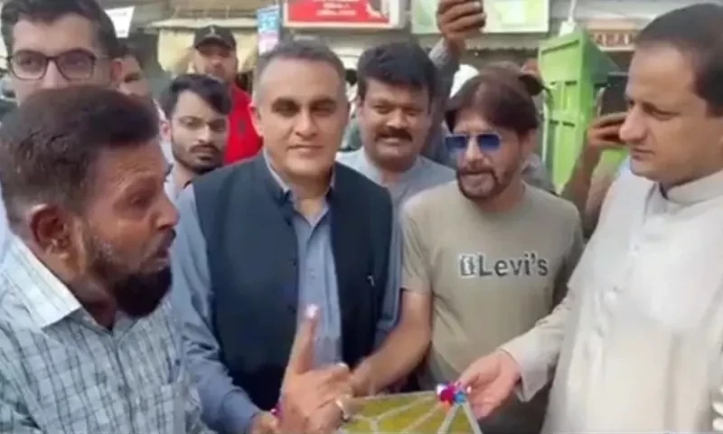 Factcheck: Did Karachi mayor record staged video of people thanking him