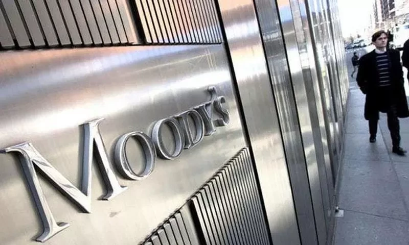 Moody&rsquo;s, Fitch warn of financial risks to Pakistan despite IMF deal