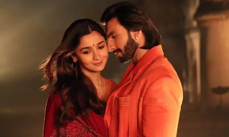 Fans all praise for Alia Bhatt, Ranveer Singh chemistry in RRKPK