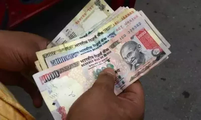 Two Bangladesh banks to offer trade transactions in Indian rupees