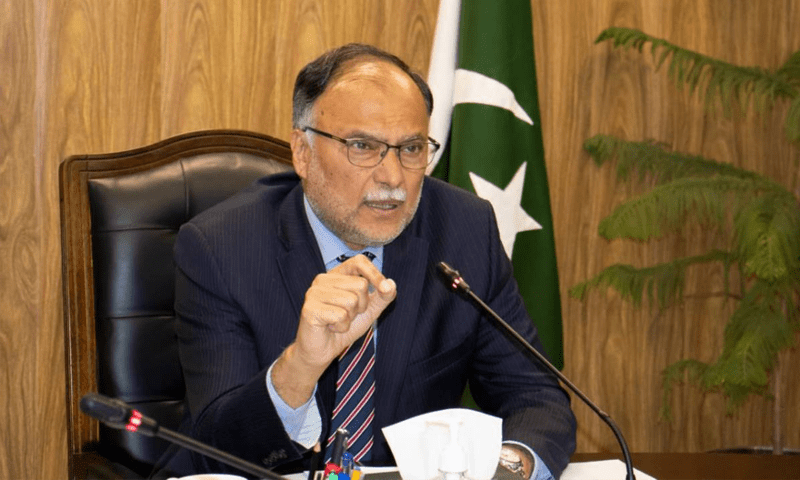 Ahsan Iqbal backtracks over claim of China&rsquo;s &lsquo;warning&rsquo; to establishment