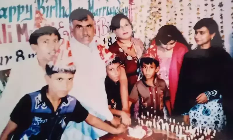 Larkana&rsquo;s family of nine sets Guiness record for sharing same birthday