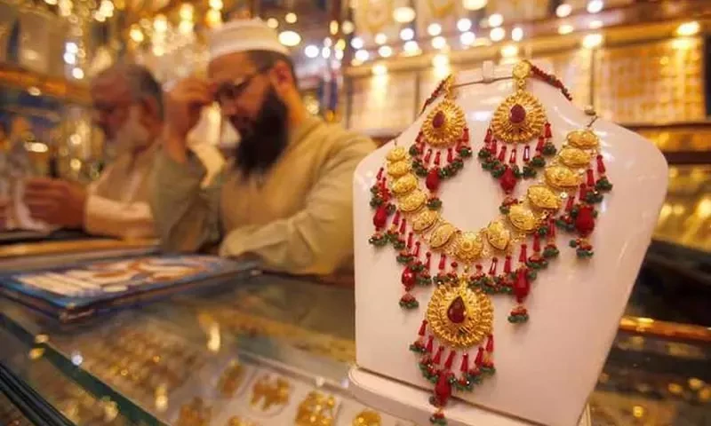 Gold price up by Rs6,500 to reach Rs214,500/tola