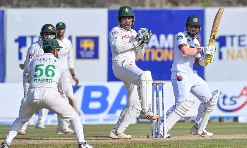 De Silva leads Sri Lanka&rsquo;s fight against Pakistan in Galle Test