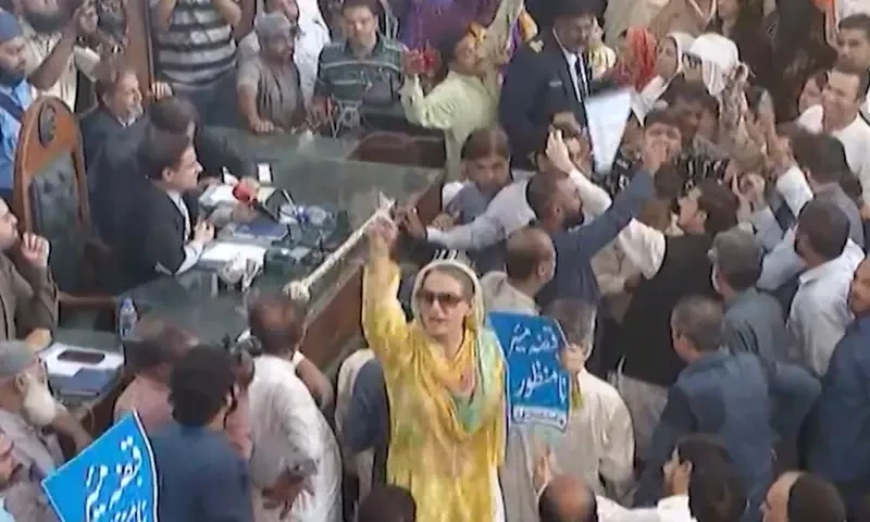 Ruckus mars maiden Karachi City Council meeting