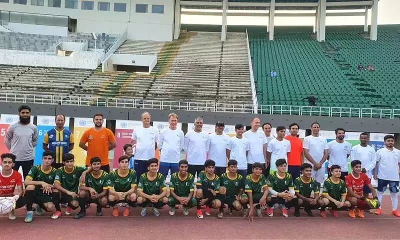 Pakistan street child football team beat UN team ahead of Norway Cup
