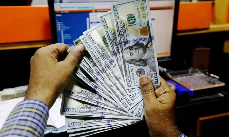 Rupee dipped for sixth consecutive session: shed Rs1.66 in interbank