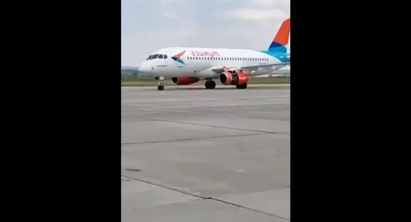 Russian airliner loses engine cowling during takeoff
