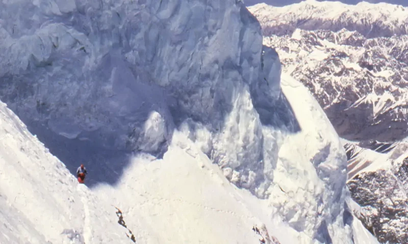 Pakistani mountaineer Hassan dies near K2