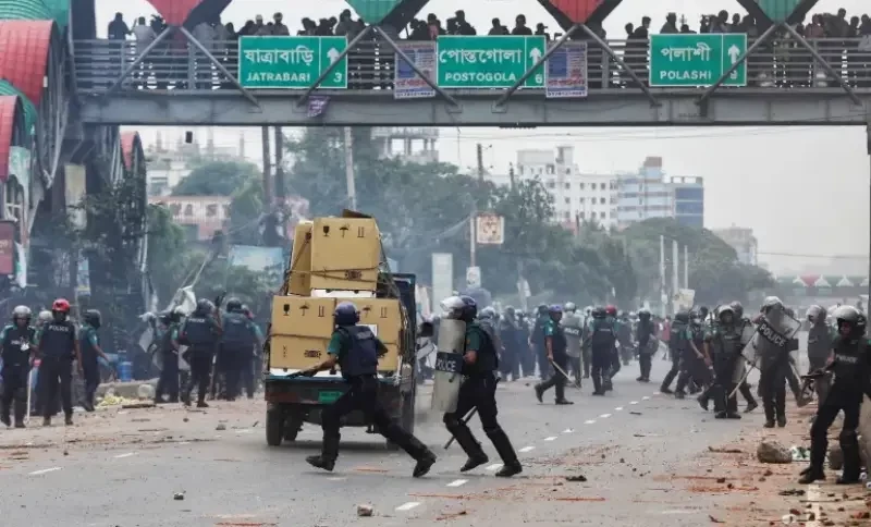 Violent clashes in Bangladesh as protesters demand caretaker govt
