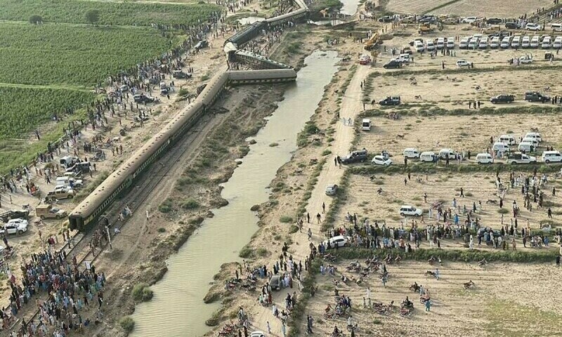 In pictures: Train derailment in Sindh&rsquo;s Nawabshah