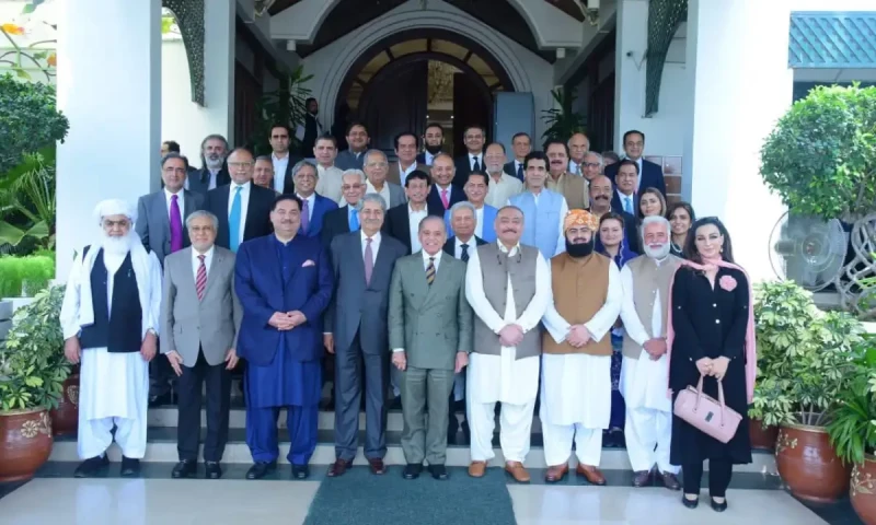 Shehbaz cabinet poses for final photograph before leaving power corridors