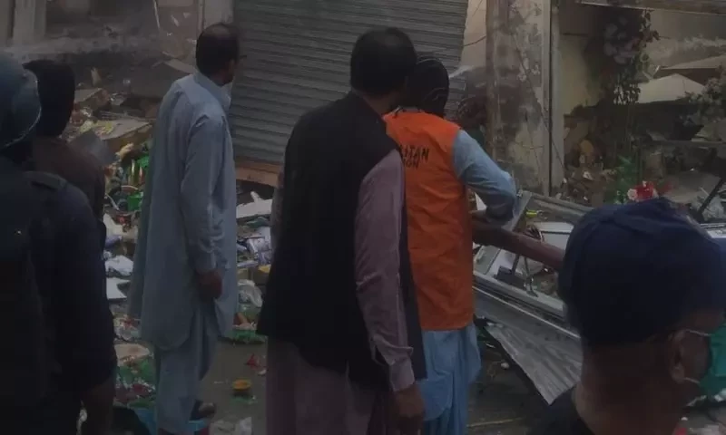 Shop engulfed in flame after explosion rocks Quetta