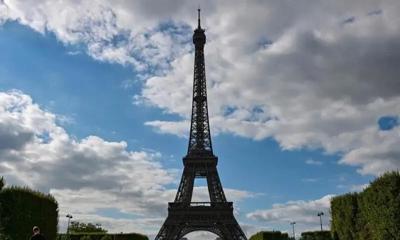 France&rsquo;s Eiffel Tower evacuated after security alert