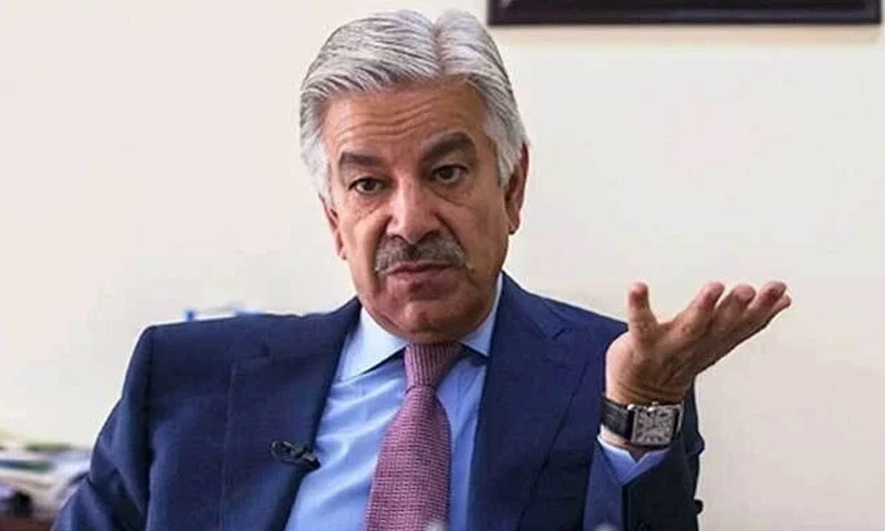 Nawaz Sharif won&rsquo;t consider return until there is &lsquo;zero risk&rsquo;: Asif