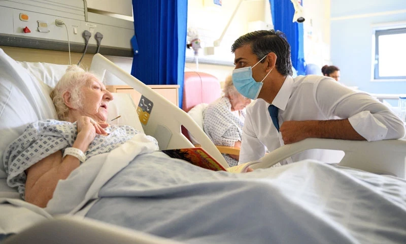 UK&rsquo;s NHS advised to ensure women privacy after report on hospital wards