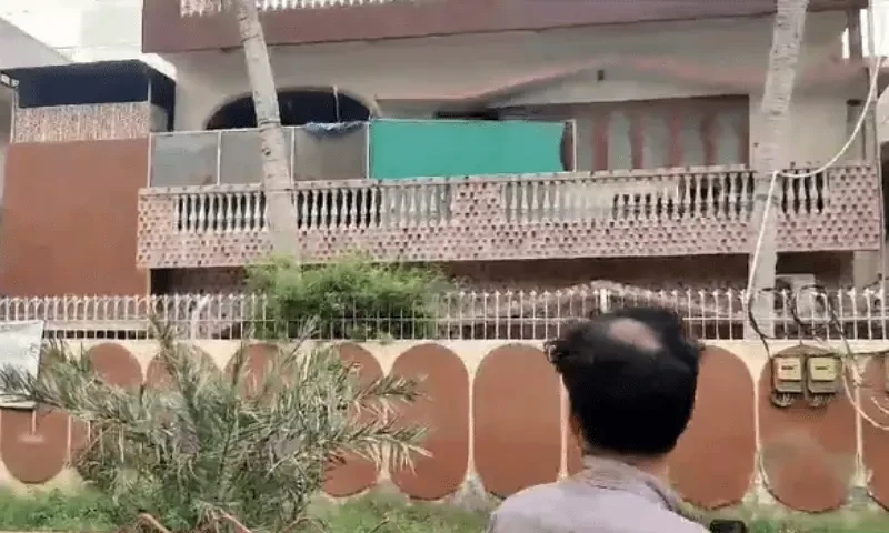 Karachi police kill five suspected robbers who broke into house