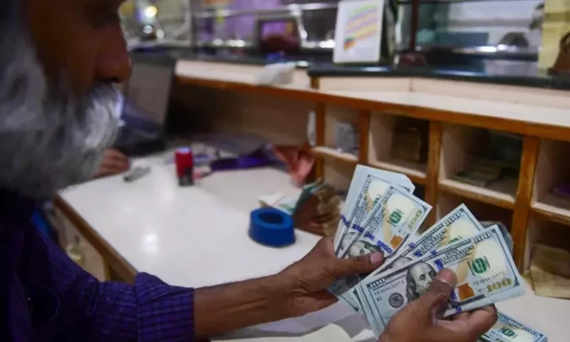 Dollar remains strong against rupee in interbank market