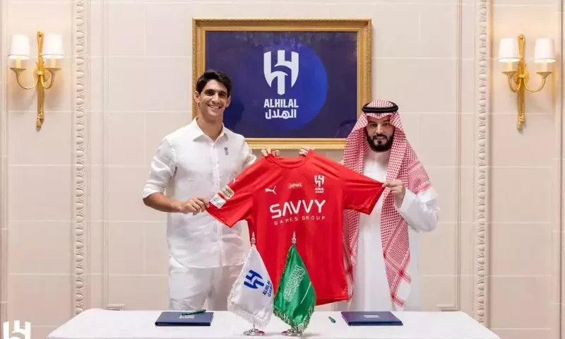 Sevilla goalkeeper Bounou joins Saudi club Al-Hilal