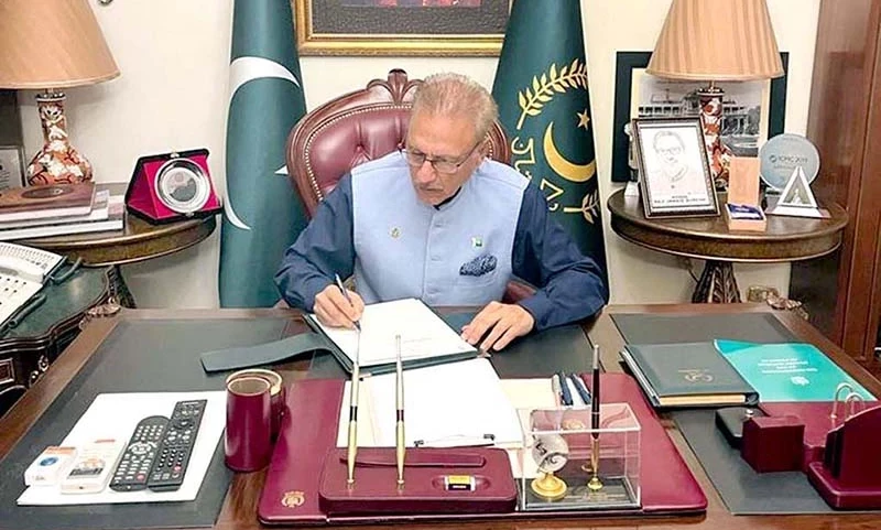 President Alvi signs Official Secrets Act and Army Act amendment bills