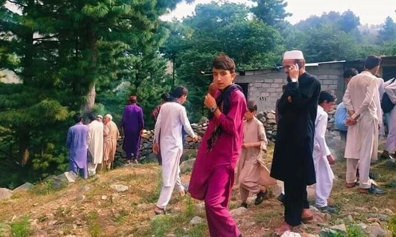 Battagram chairlift: father of trapped student criticises authorities