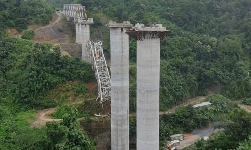 At least 26 killed as railway bridge collapses in India