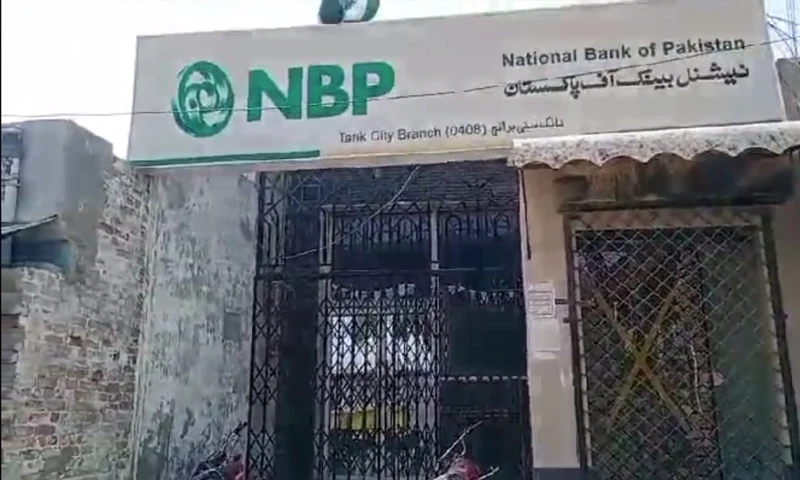 Commercial banks in KP&rsquo;s Tank closed for three days over security concerns
