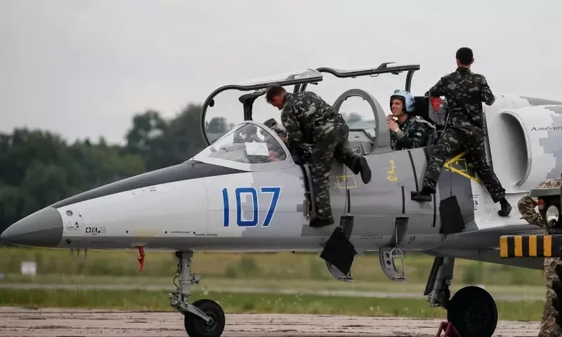 Mid air collision kills three Ukrainian fighter pilots