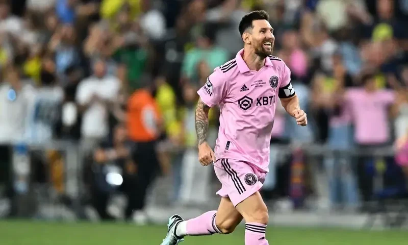 Messi shines with his first MLS goal on debut