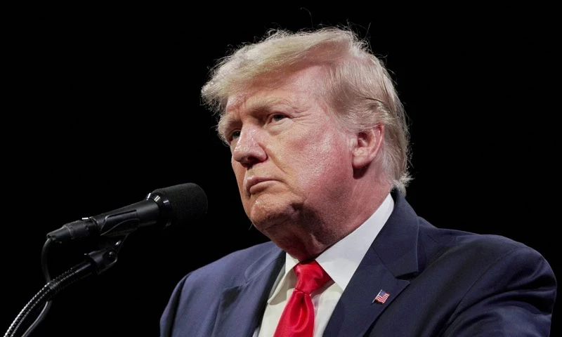 Donald Trump vows to lock up his political opponents