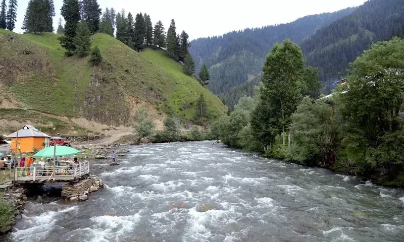 Four killed after overspeeding car fell into Neelum River