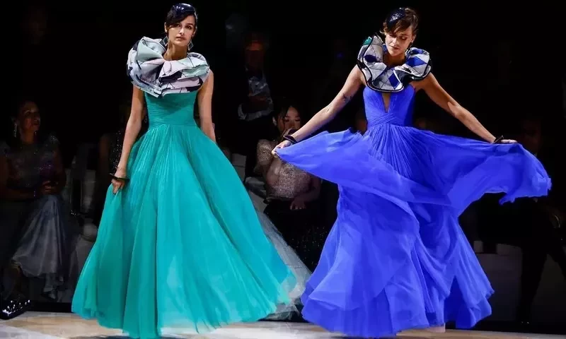 Armani stages star-studded fashion spectacle in Venice