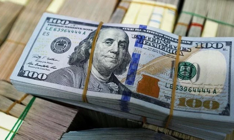 Govt plans crackdown on smugglers and hoarders of US dollar