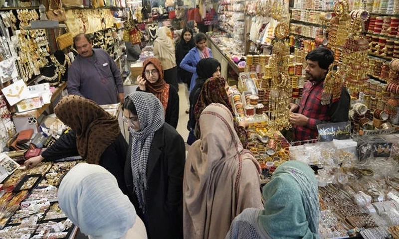 Govt proposes closing markets at sunset