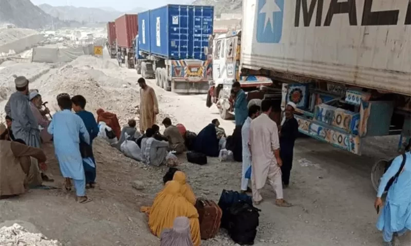 Afghan border crossing closed for second day after clashes - Pakistan ...