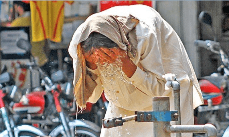 Karachi to witness hot weather before return of clouds