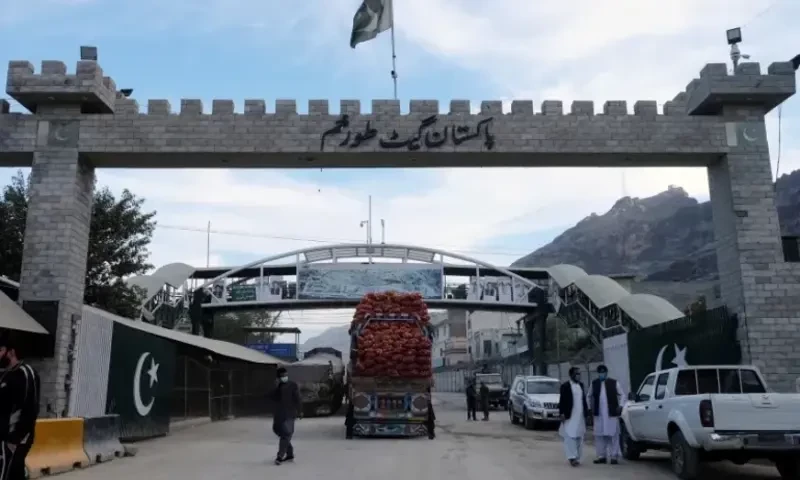 Afghanistan seeks reopening of Torkham border as Pakistan expresses concern