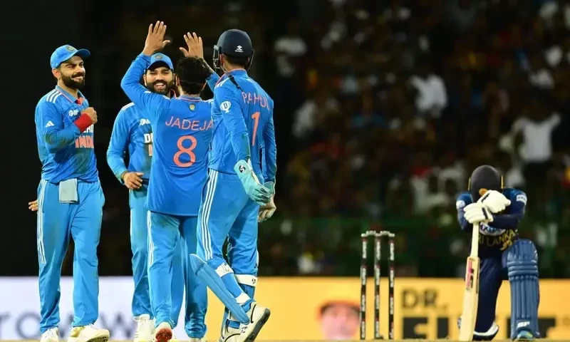 India beat Sri Lanka by 41 runs, go through final of Asia Cup
