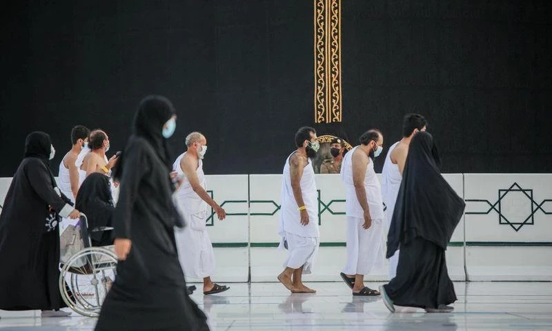 Saudi ministry issues guidelines over female pilgrims&rsquo; Ihram