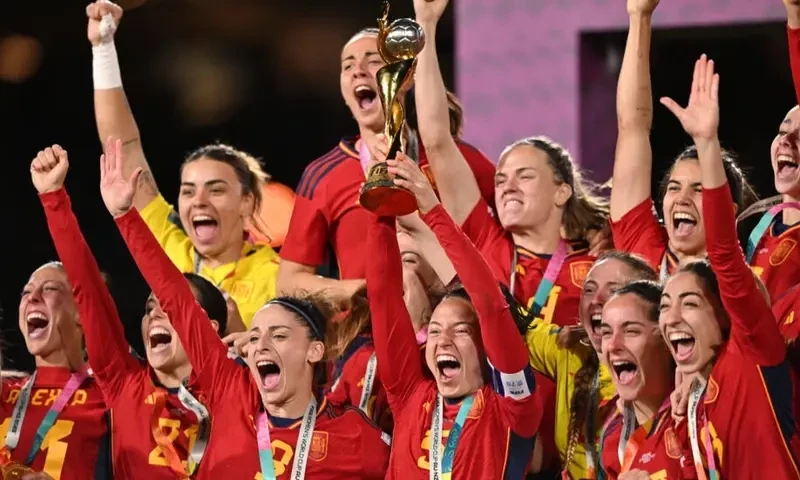 Spain women&rsquo;s league players call off strike after pay deal